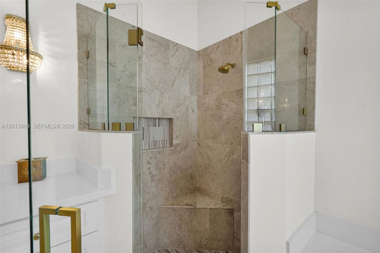 2456 Bay Isle Court, Weston, FL 33327 Photo