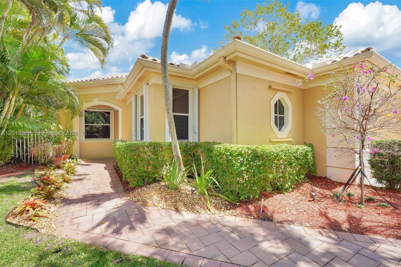 2456 Bay Isle Court, Weston, FL 33327 Photo