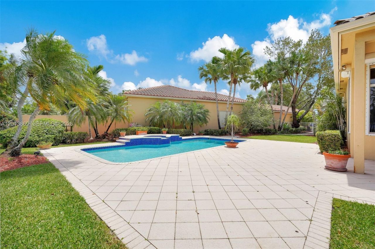 2456 Bay Isle Court, Weston, FL 33327 Photo