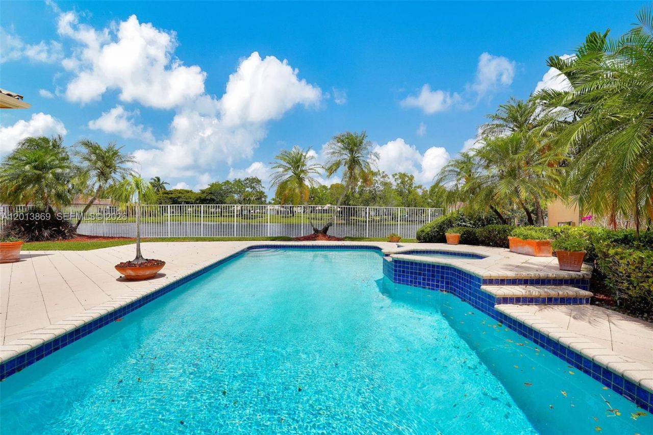 2456 Bay Isle Court, Weston, FL 33327 Photo
