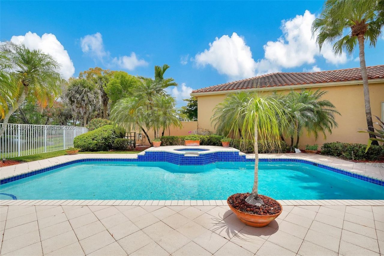 2456 Bay Isle Court, Weston, FL 33327 Photo