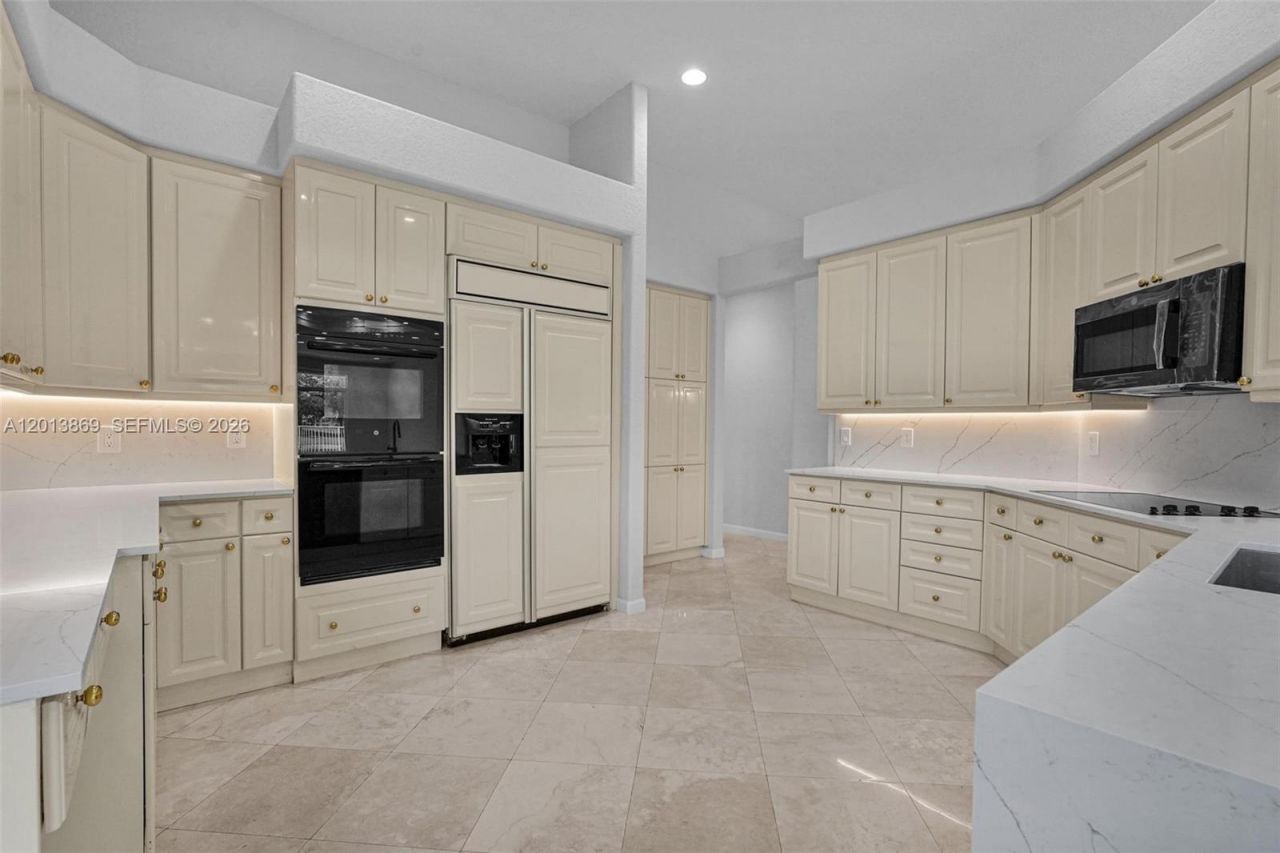 2456 Bay Isle Court, Weston, FL 33327 Photo