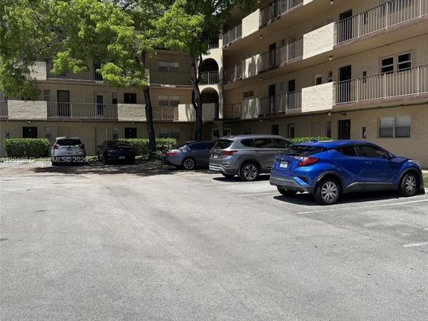 6061 N Falls Cir Dr , Unit 106, Lauderhill, FL 33319