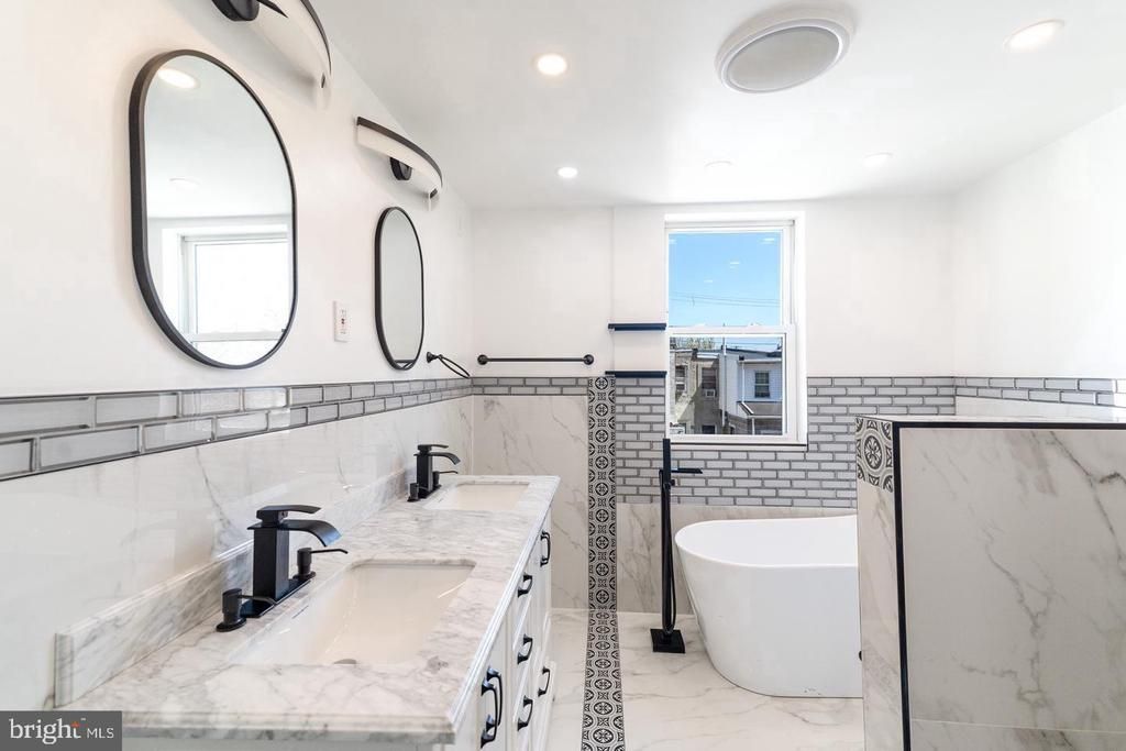 2059 E WILLIAM STREET, PHILADELPHIA, PA 19134