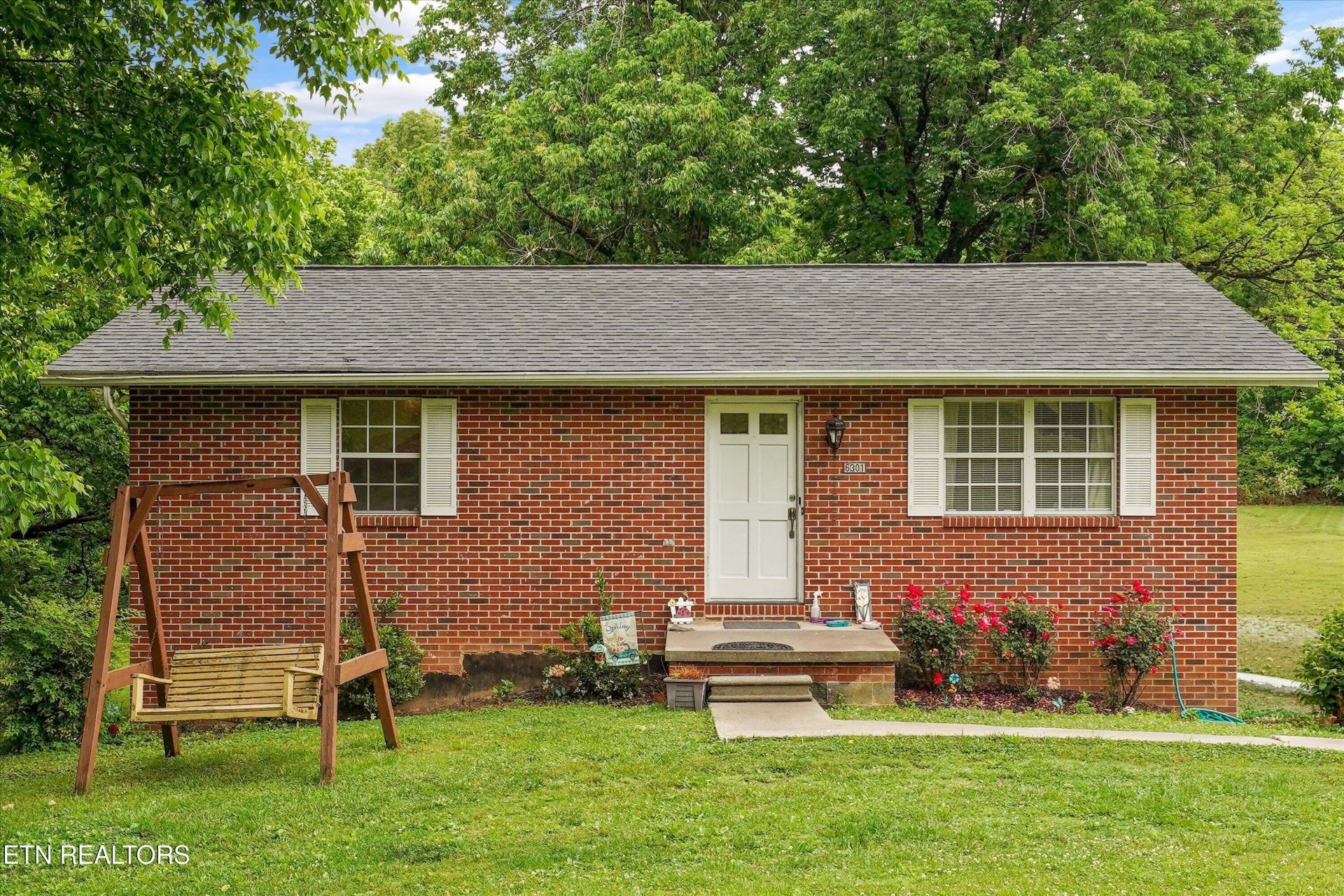 6301 S Ruggles Ferry Pike, Knoxville, TN 37924 Main Photo