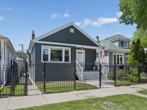 2952 N Mobile Avenue , Chicago, IL 60634