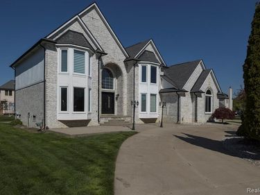 43211 Coralbean Ct Court, Sterling Heights, MI 48314