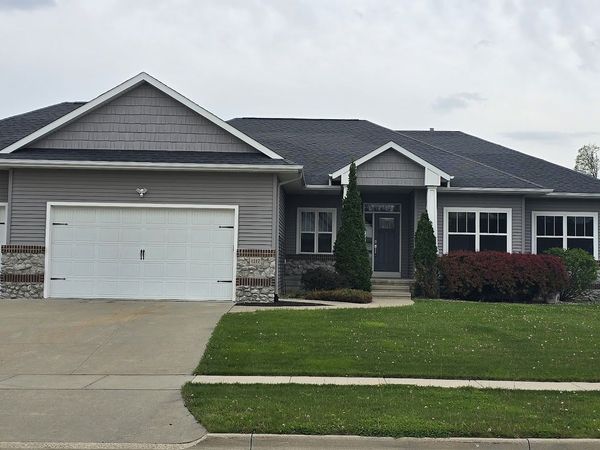 1217 Rolling Glen Drive , Marion, IA 52302