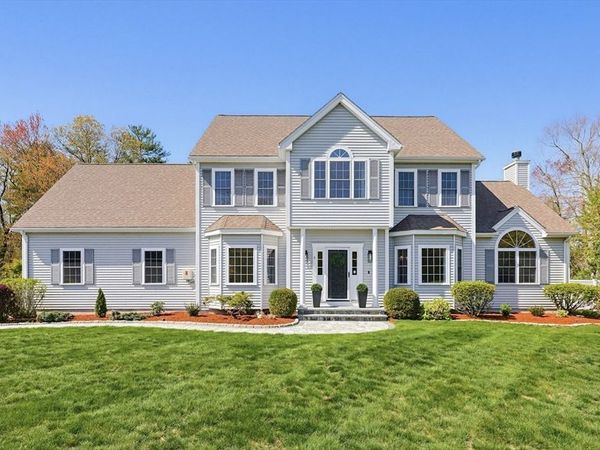 6 Forest Path, Hopedale, MA 01747