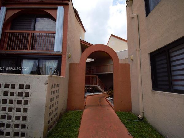 10241 NW 9th St Cir, Unit 112-5, Miami, FL 33172