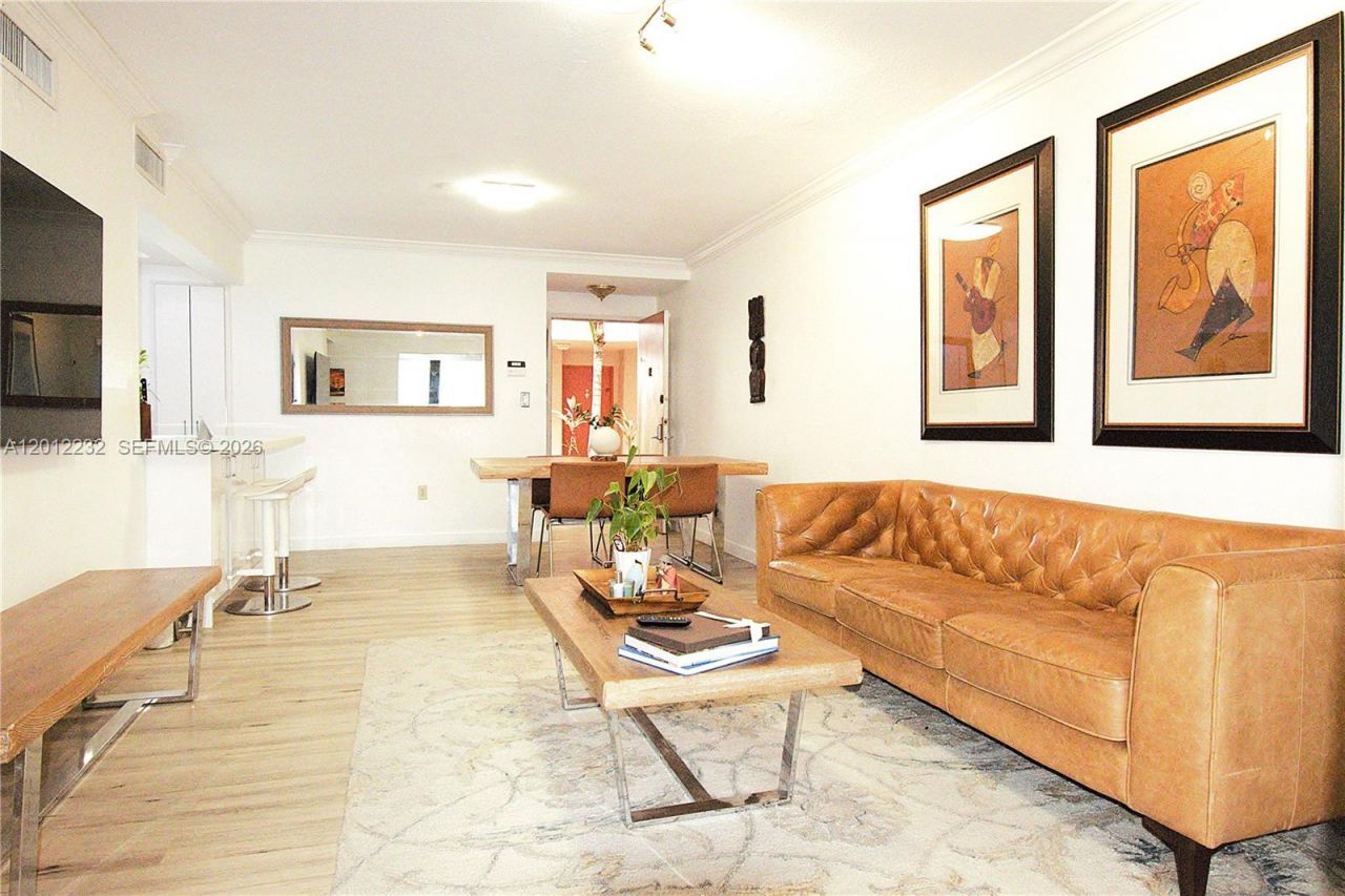 10241 NW 9th St Cir , Unit 112-5, Miami, FL 33172 Photo