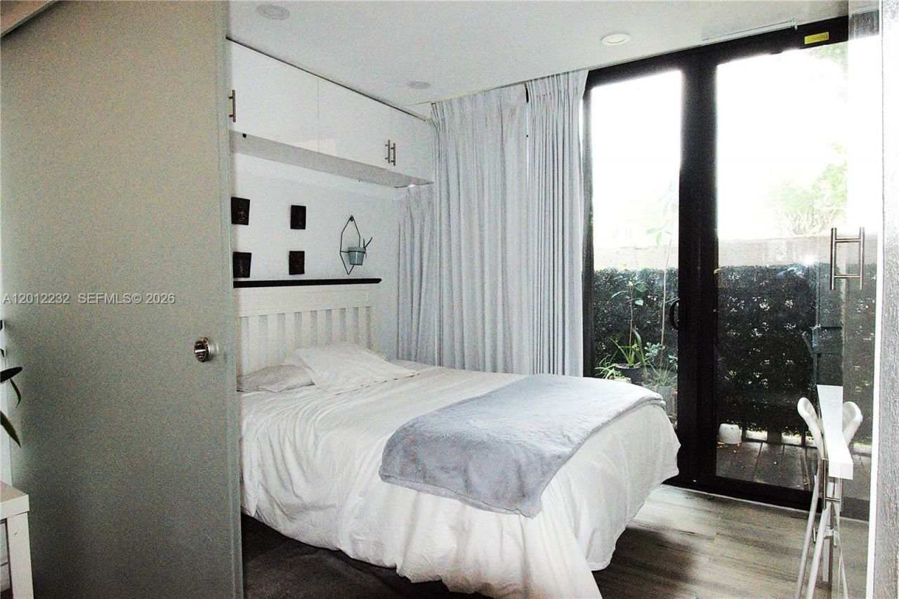 10241 NW 9th St Cir , Unit 112-5, Miami, FL 33172 Photo