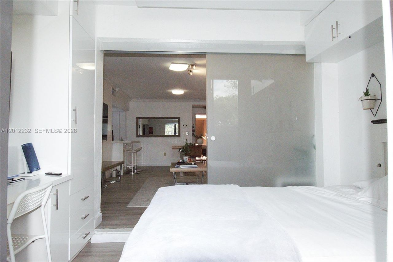 10241 NW 9th St Cir , Unit 112-5, Miami, FL 33172 Photo