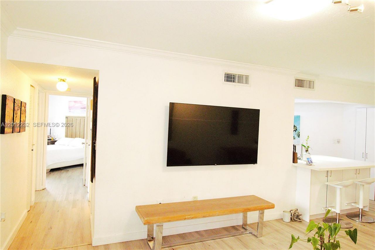 10241 NW 9th St Cir , Unit 112-5, Miami, FL 33172 Photo