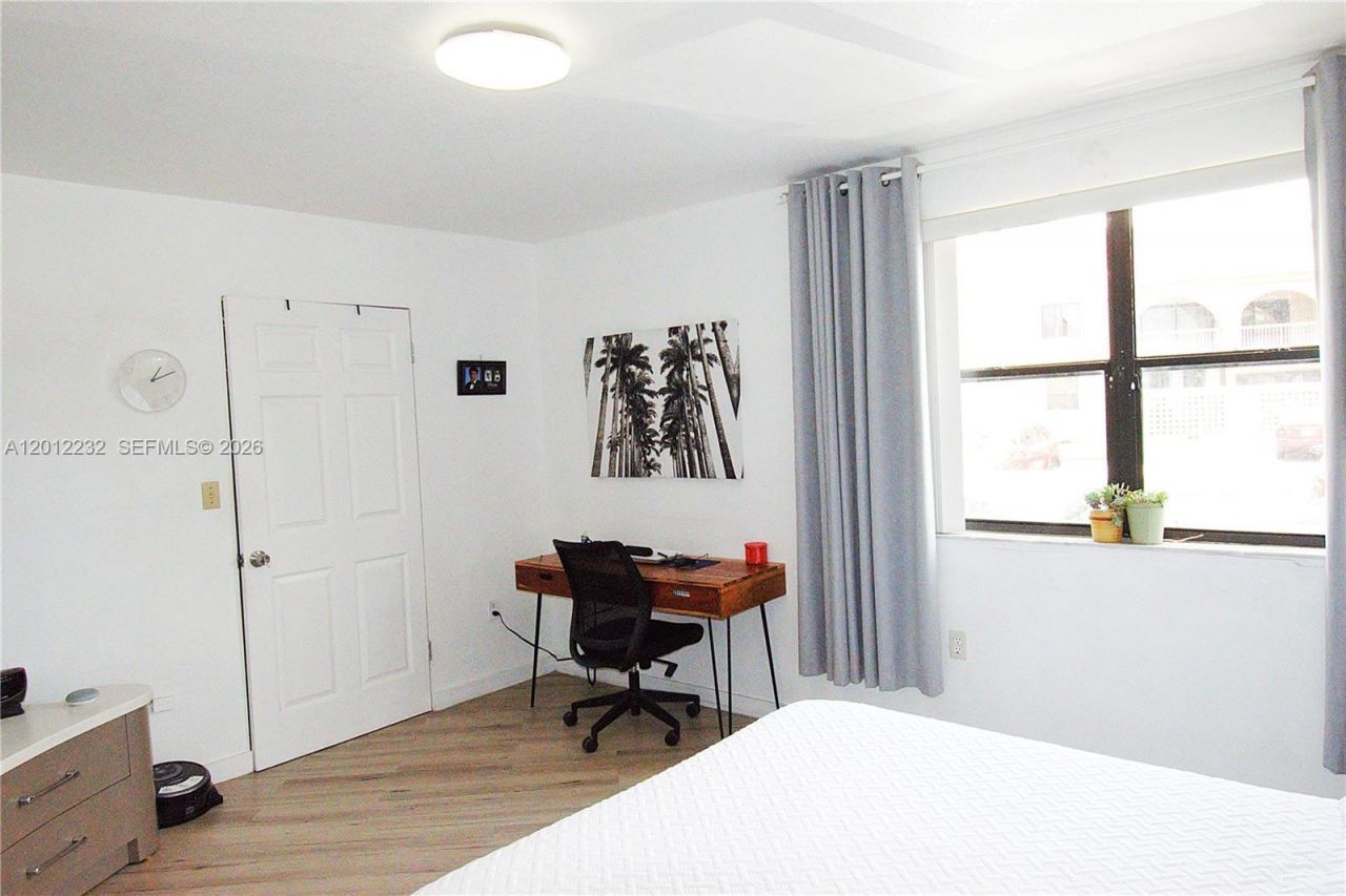 10241 NW 9th St Cir , Unit 112-5, Miami, FL 33172 Photo