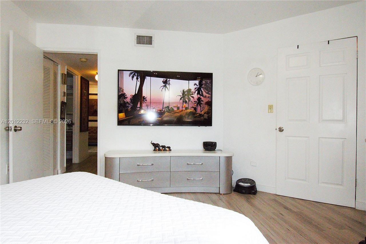 10241 NW 9th St Cir , Unit 112-5, Miami, FL 33172 Photo