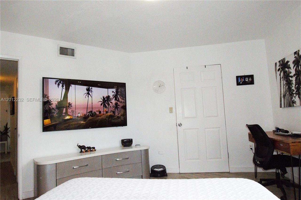 10241 NW 9th St Cir, Unit 112-5, Miami, FL 33172 Photo
