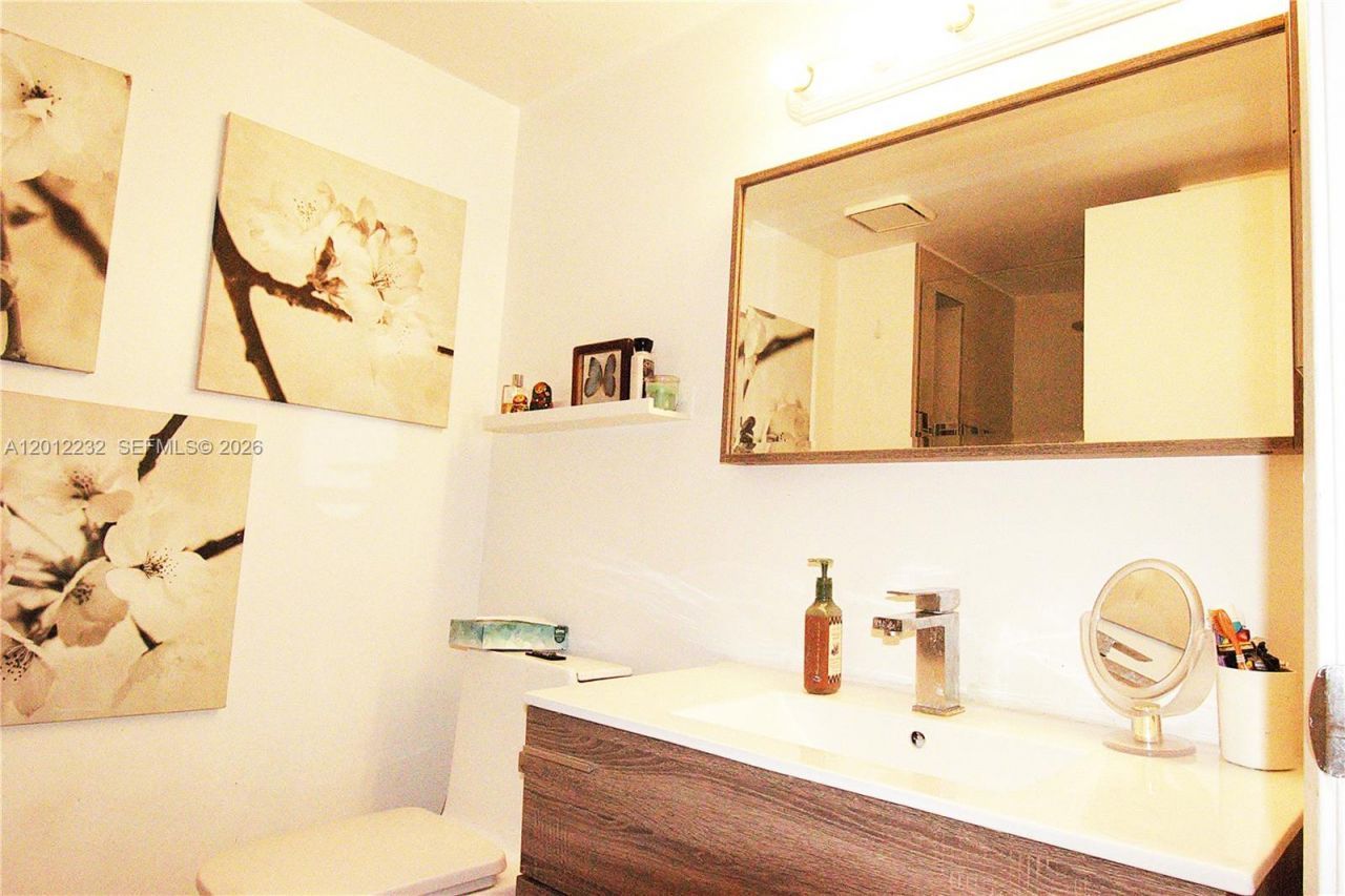 10241 NW 9th St Cir, Unit 112-5, Miami, FL 33172 Photo