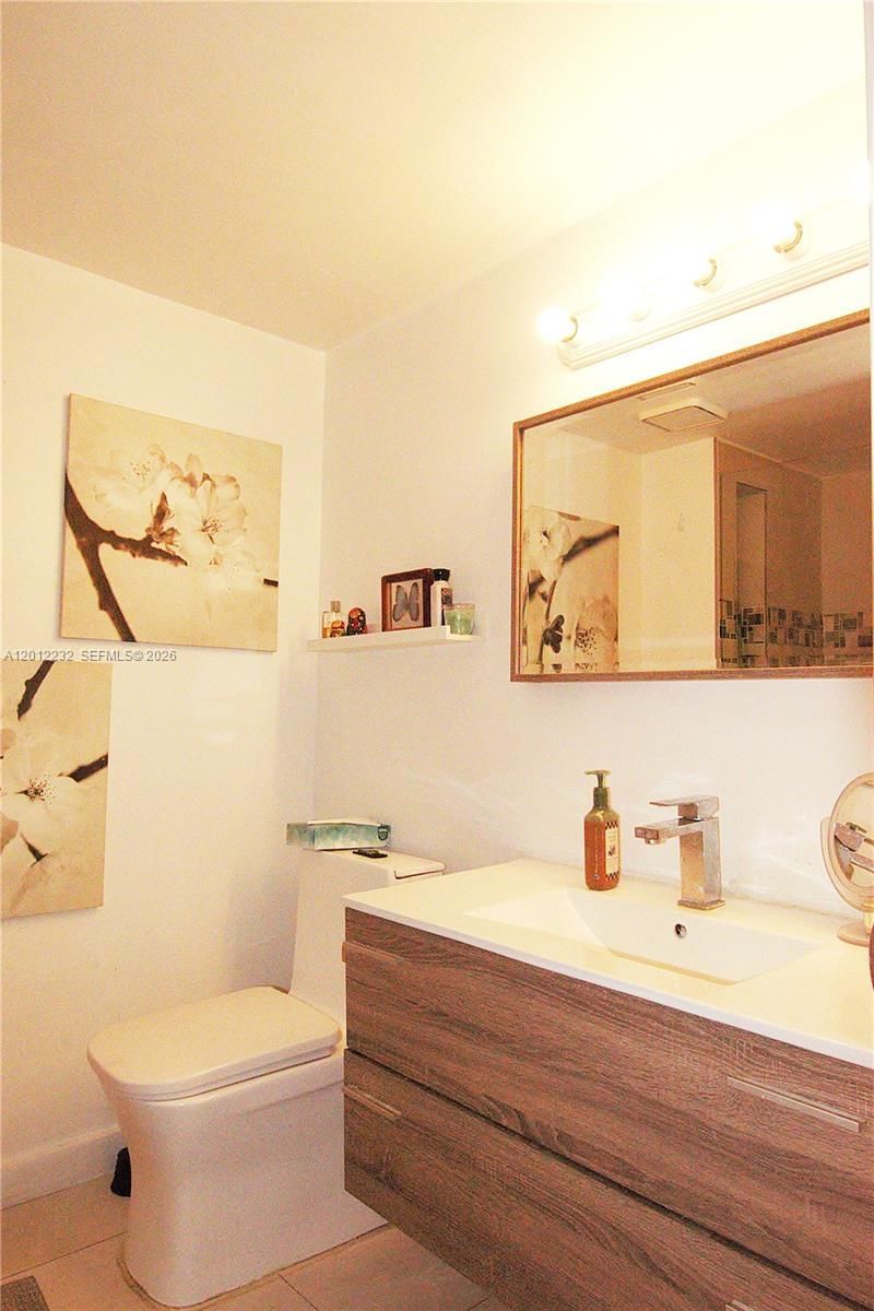 10241 NW 9th St Cir , Unit 112-5, Miami, FL 33172 Photo