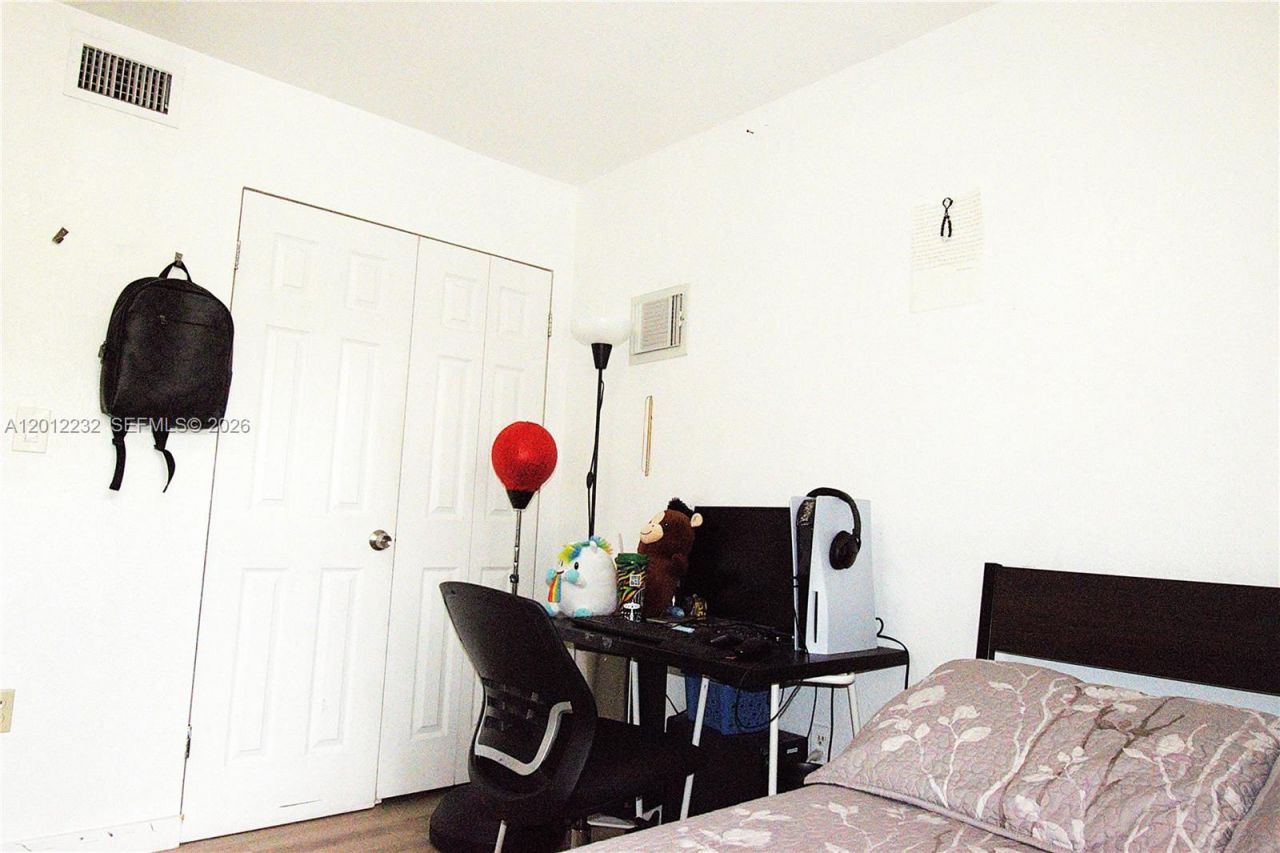 10241 NW 9th St Cir , Unit 112-5, Miami, FL 33172 Photo