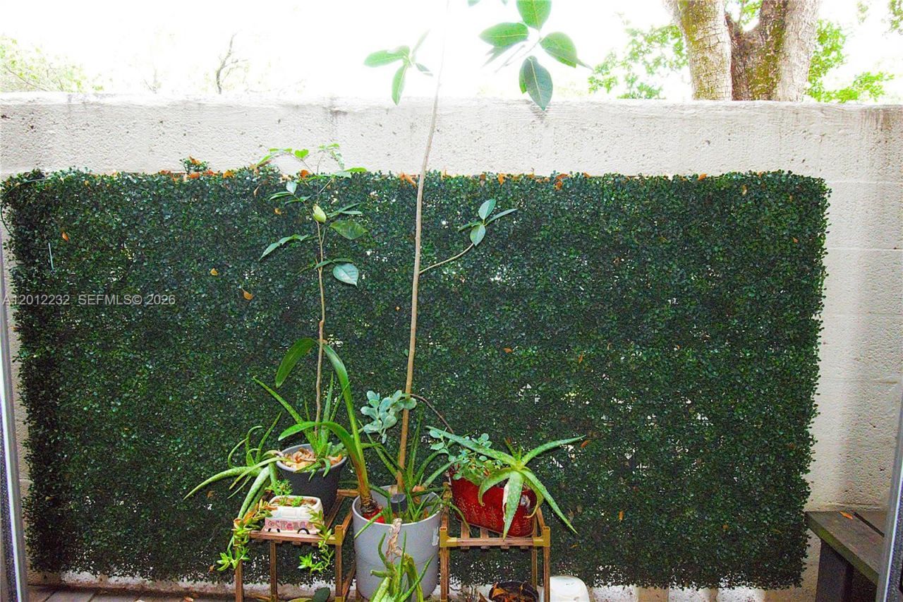 10241 NW 9th St Cir , Unit 112-5, Miami, FL 33172 Photo