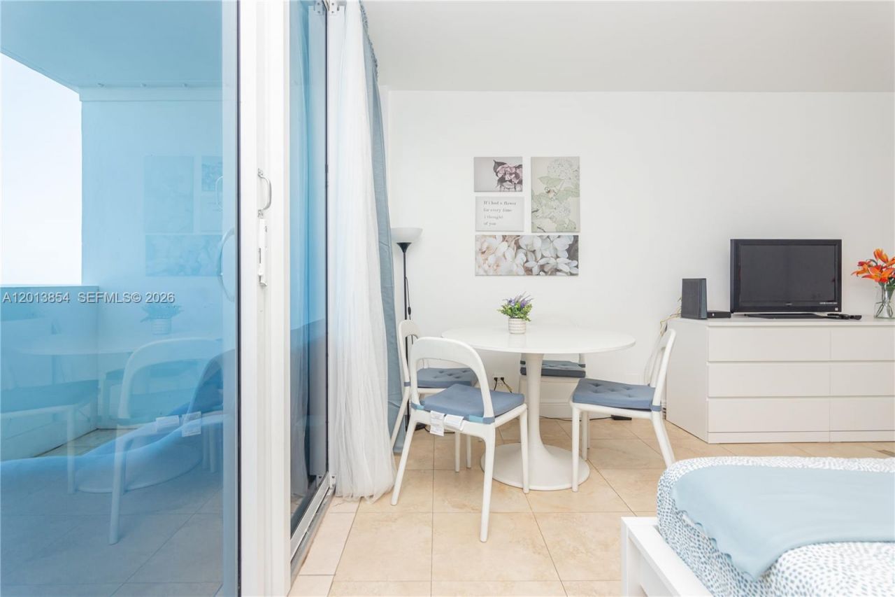 5445 Collins Ave , Unit 627, Miami Beach, FL 33140 Photo