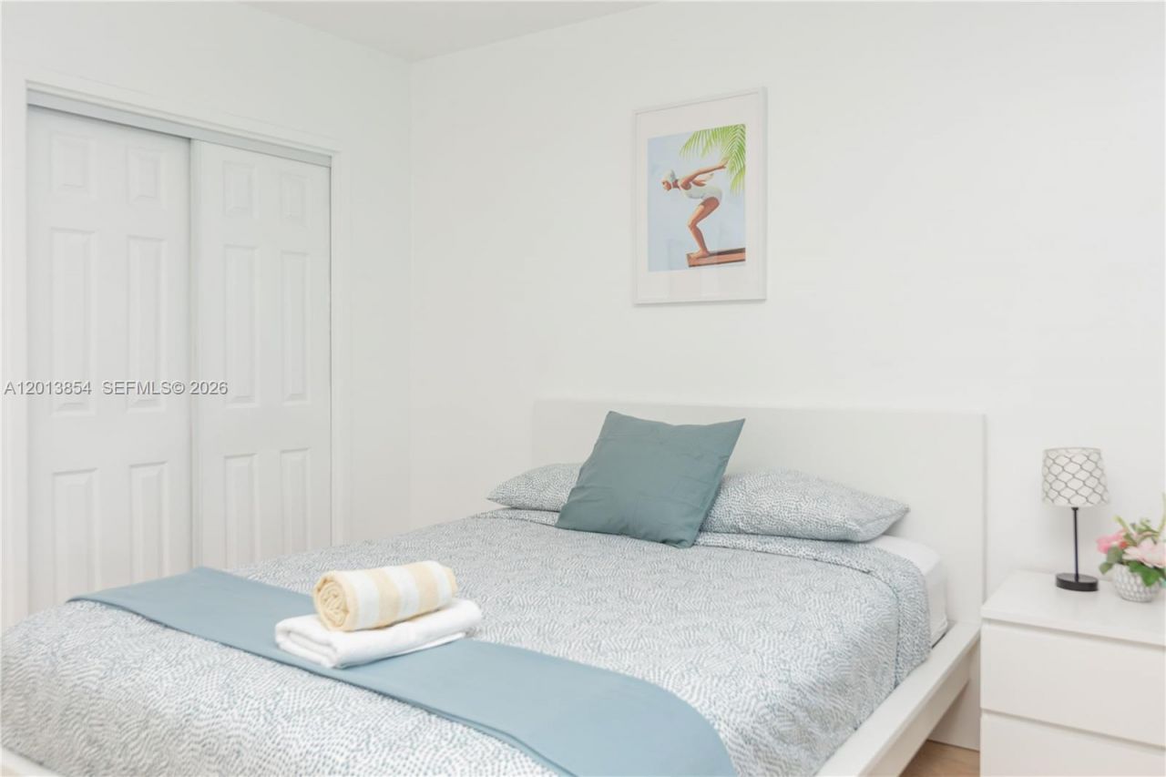 5445 Collins Ave , Unit 627, Miami Beach, FL 33140 Photo
