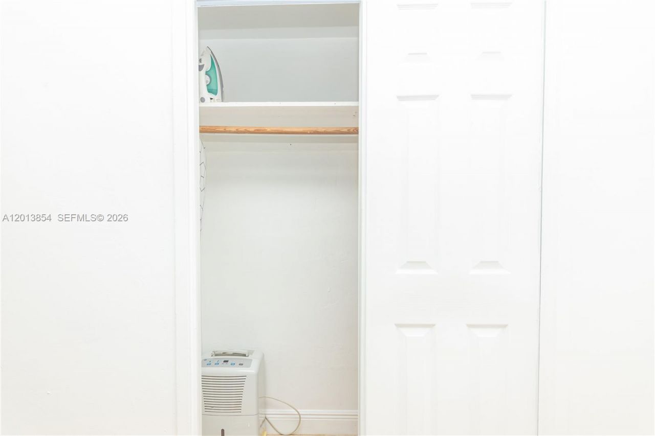 5445 Collins Ave , Unit 627, Miami Beach, FL 33140 Photo