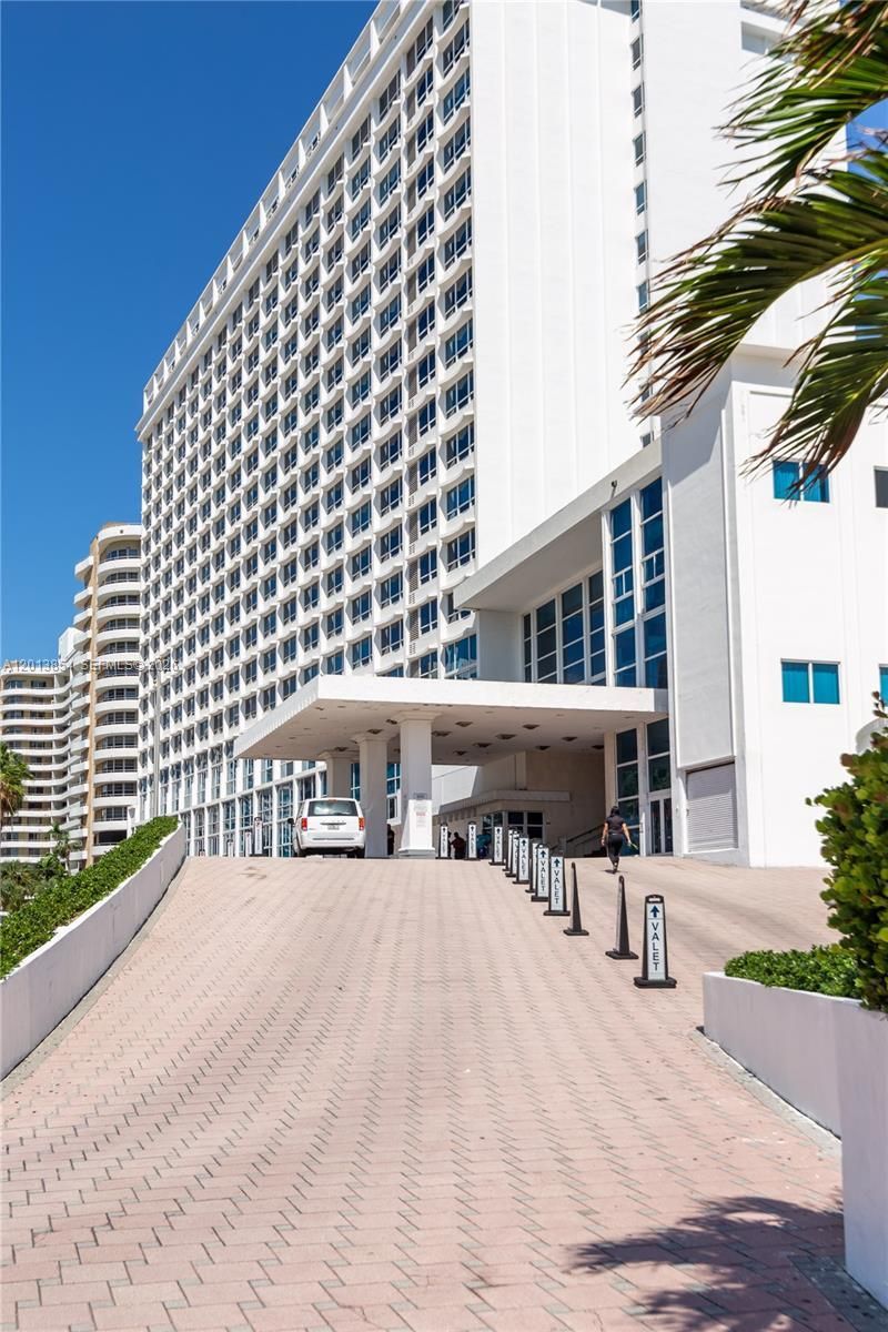 5445 Collins Ave , Unit 627, Miami Beach, FL 33140 Photo