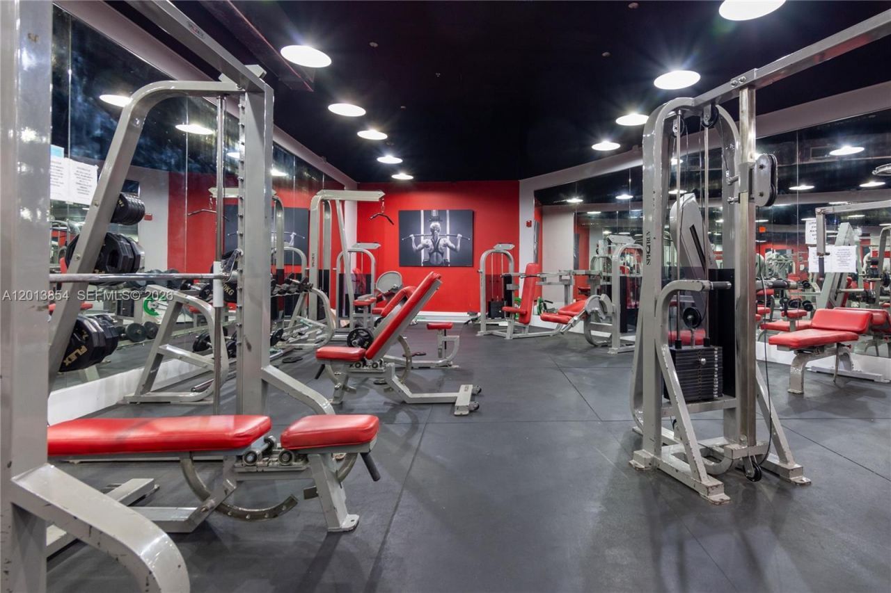 5445 Collins Ave , Unit 627, Miami Beach, FL 33140 Photo