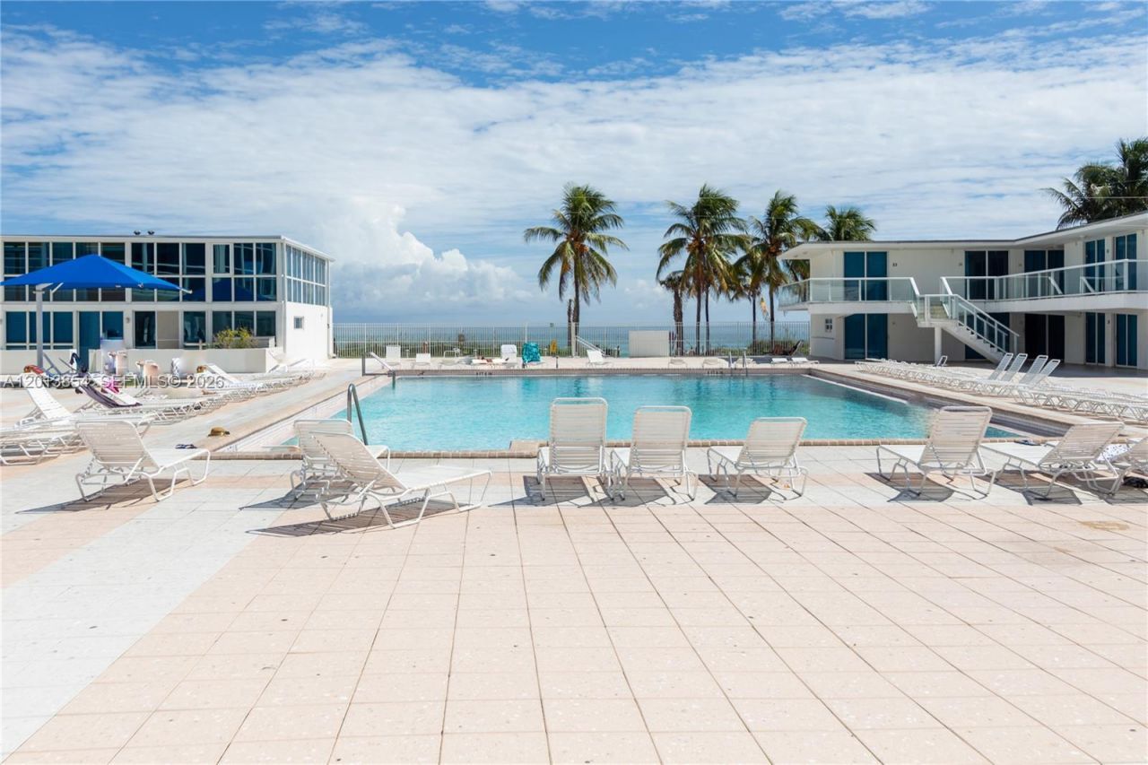 5445 Collins Ave , Unit 627, Miami Beach, FL 33140 Photo