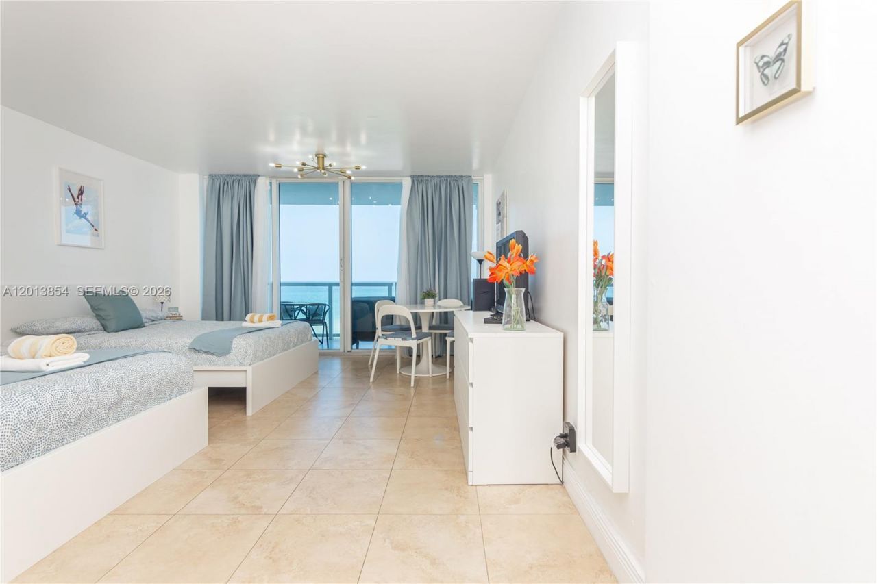 5445 Collins Ave , Unit 627, Miami Beach, FL 33140 Photo