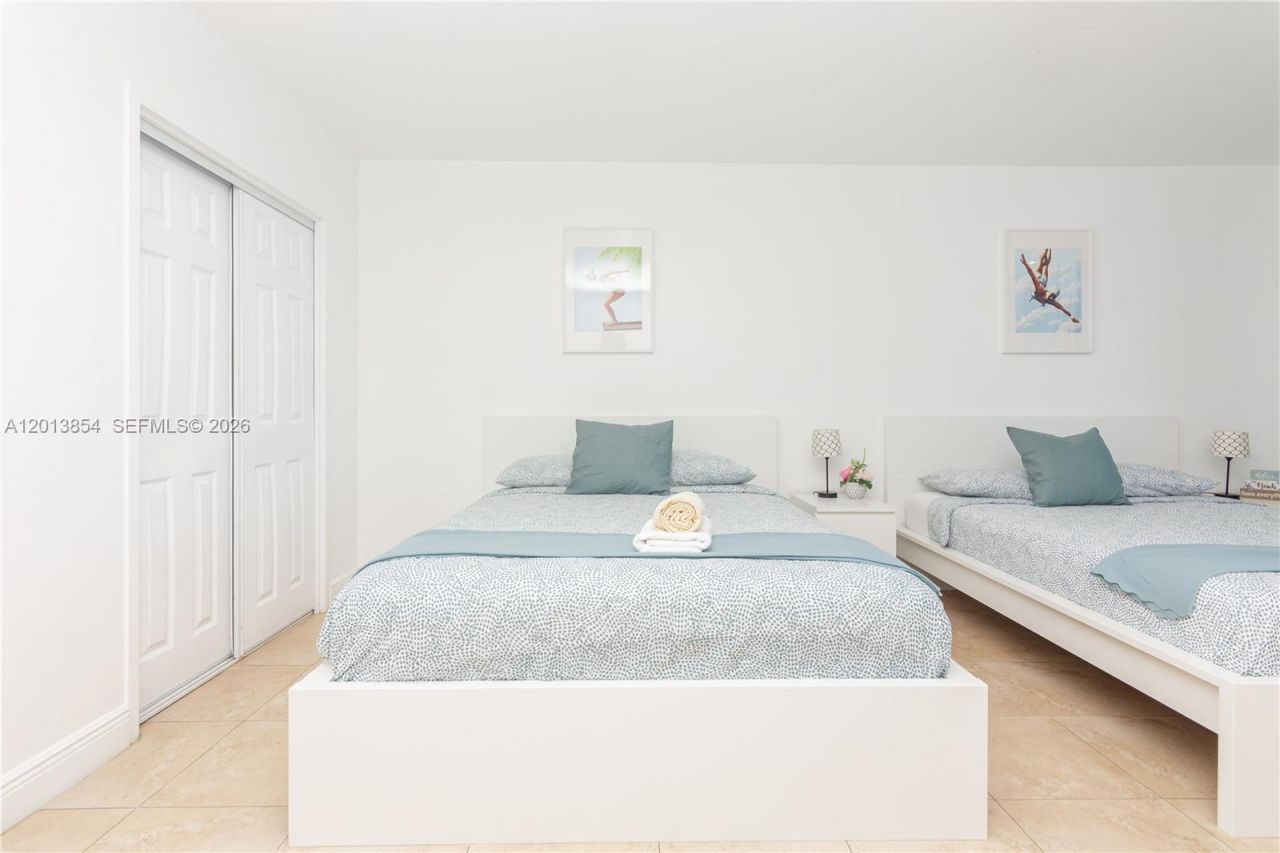 5445 Collins Ave , Unit 627, Miami Beach, FL 33140 Photo