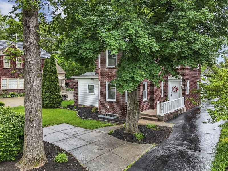 1935 Greenway Avenue S, Columbus, OH 43219 Photo 2