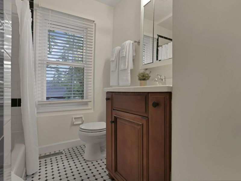 1935 Greenway Avenue S, Columbus, OH 43219 Photo 21