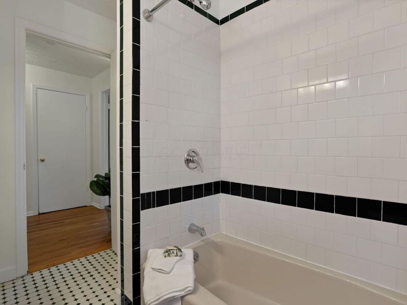 1935 Greenway Avenue S, Columbus, OH 43219 Photo 22