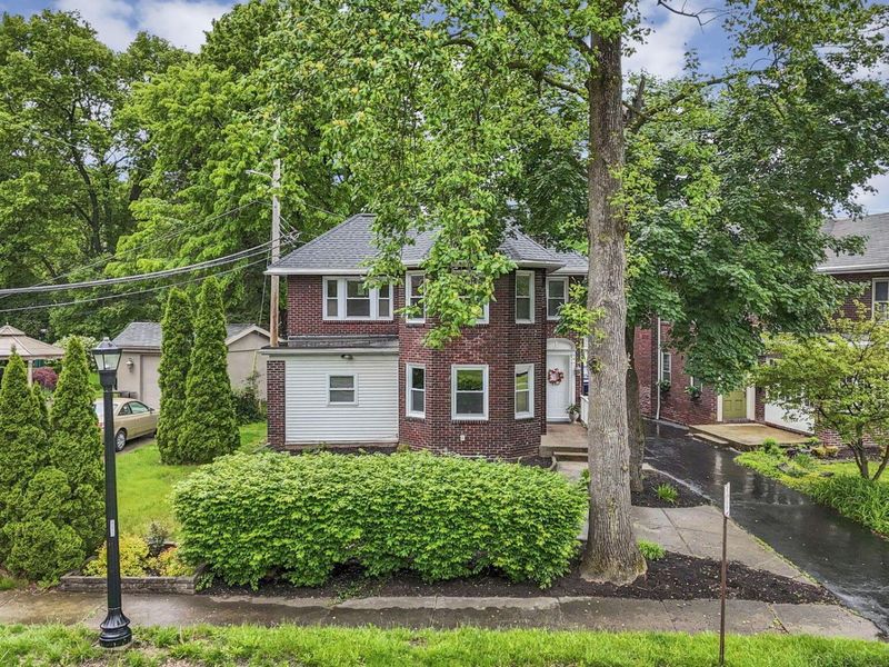 1935 Greenway Avenue S, Columbus, OH 43219 Photo 3