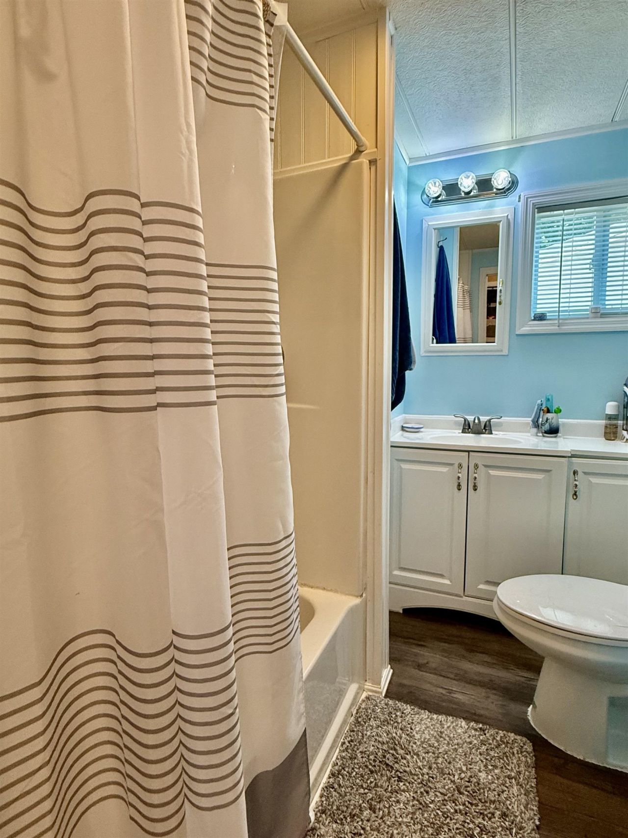 2926 Holly Rd.  Photo 10