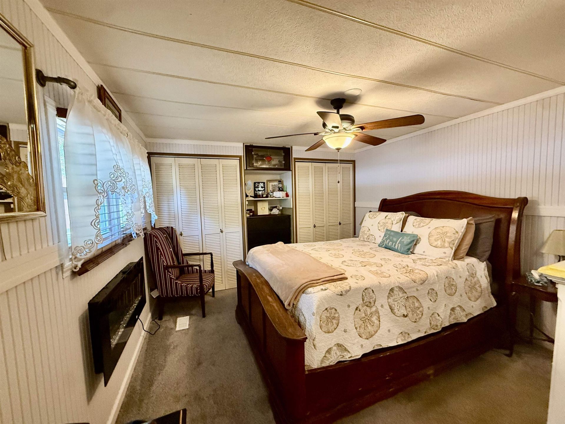 2926 Holly Rd.  Photo 6