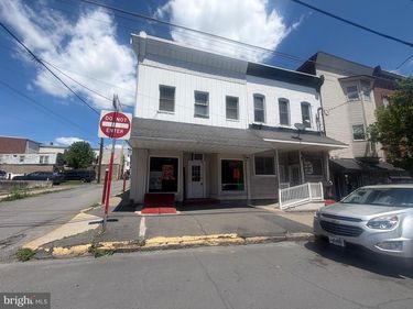 21 E CENTRE STREET, SHENANDOAH, PA 17976