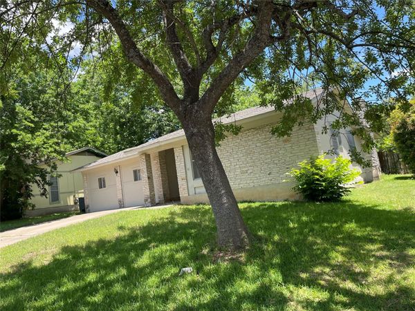 7611 Lunar DR, Austin, TX 78745