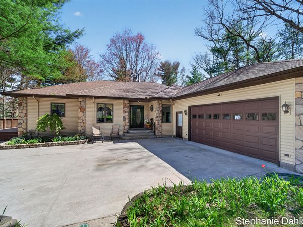 9160 Mill Pond Trail, Whitehall, MI 49461