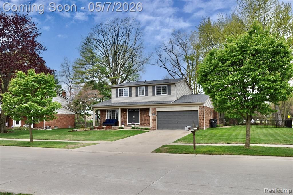 5443 English Drive, Troy, MI 48085 Main Photo