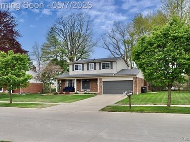 5443 English Drive, Troy, MI 48085