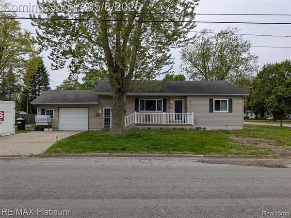 815 N Dewey Street , Owosso, MI 48867