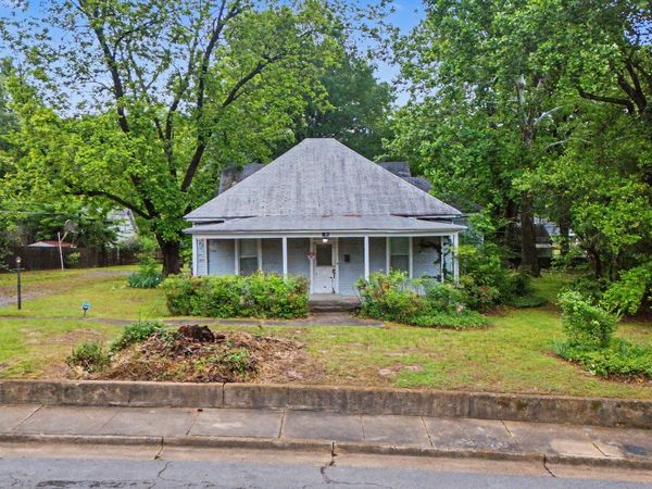 790 COLONIAL RD, Memphis, TN 38117
