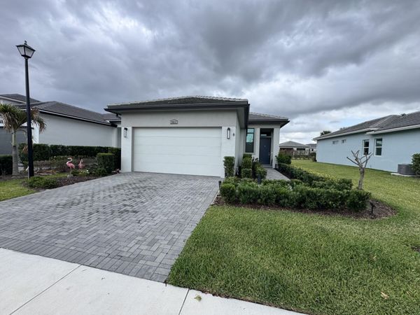 9013 SW Vetta Way, Port St. Lucie, FL 34987
