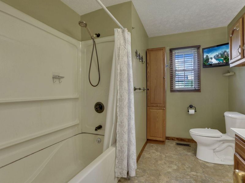 29654 Cherrycrest Drive, Logan, OH 43138 Photo 8