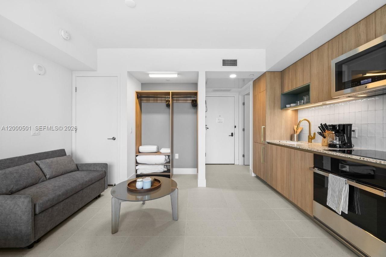 159 NE 6 St St , Unit 3206, Miami, FL 33132 Photo