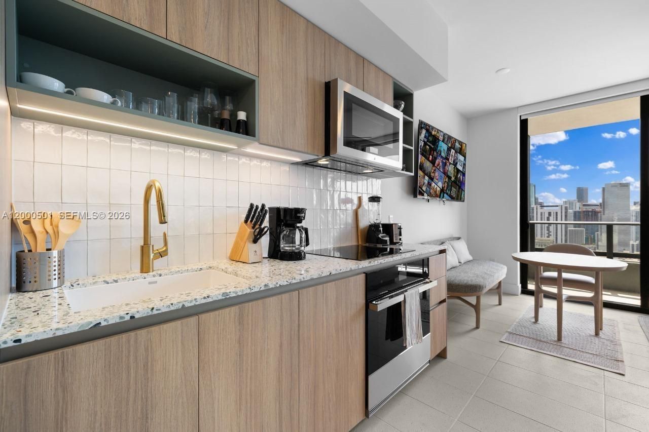 159 NE 6 St St , Unit 3206, Miami, FL 33132 Photo